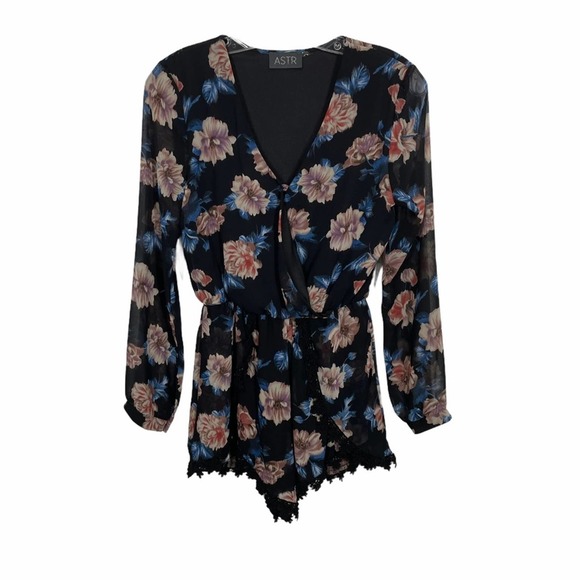 ASTR Floral Lace Trim Long Sleeve Romper Black XS - Picture 3 of 13